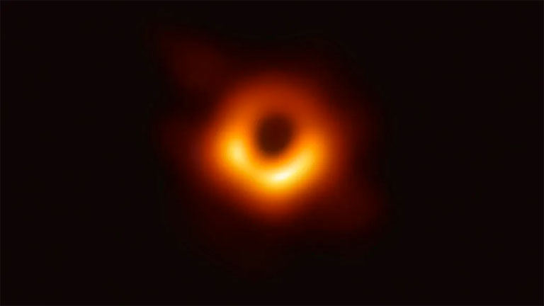black hole M87