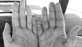 hughands ©marinaandruccioli